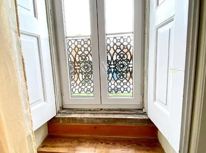 Guest house Nature Chiado 2- Cozy Little Double With Shared Bathroom Lisbon