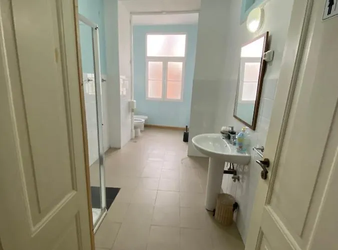 Nature Chiado 2- Cozy Little Double With Shared Bathroom * Lisbon