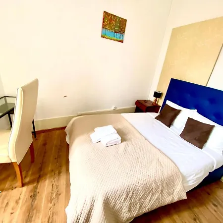 Nature Chiado 2- Cozy Little Double With Shared Bathroom Гостевой дом